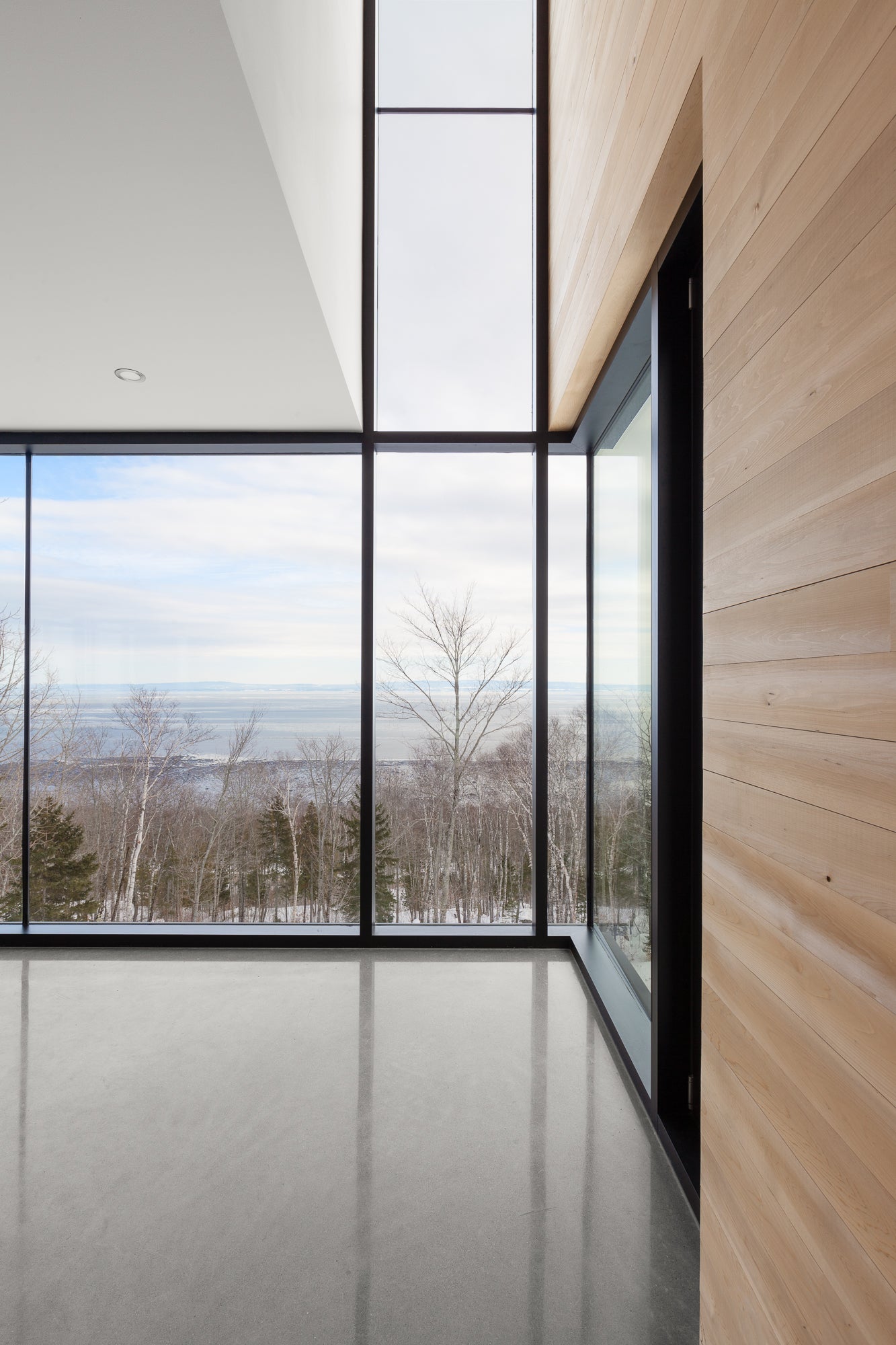 Vue Flamboyante sur le Fleuve St-Laurent à Charlevoix. Créez la votre aujourd'hui. Une réalisation signé Désilets-Larkin.